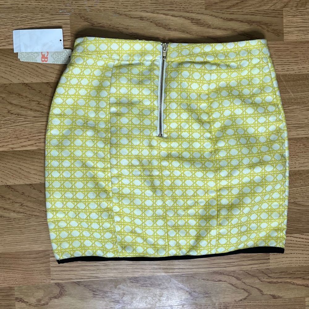 NWT Cute Mini Skirt - Picture 4 of 10